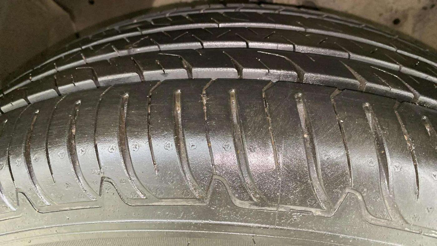 2015 Honda CRV 2.4 AWD AT, Petrol, Automatic, 1,22,728 km, Left Front Tyre Tread