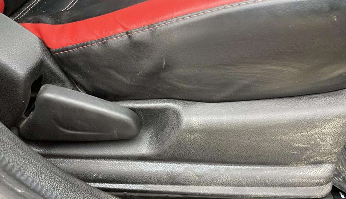 2018 Renault Kwid RXT 1.0 (O), Petrol, Manual, 39,846 km, Driver Side Adjustment Panel