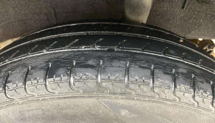 2018 Renault Kwid RXT 1.0 (O), Petrol, Manual, 39,846 km, Left Rear Tyre Tread