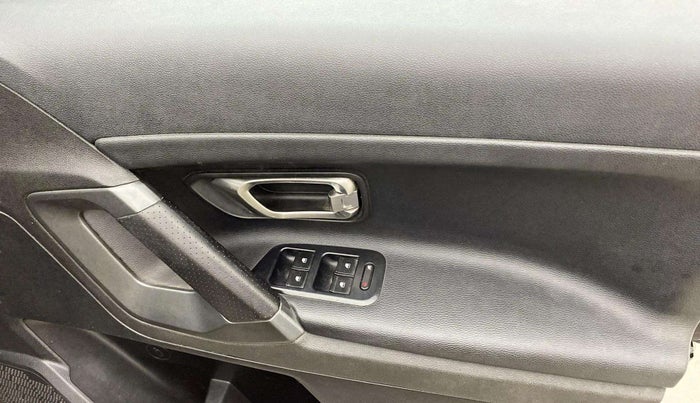 2021 Tata Harrier XZA PLUS 2.0L DARK EDITION, Diesel, Automatic, 92,586 km, Driver Side Door Panels Control