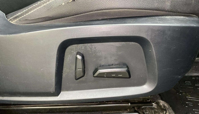 2021 Tata Harrier XZA PLUS 2.0L DARK EDITION, Diesel, Automatic, 92,586 km, Driver Side Adjustment Panel