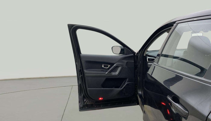 2021 Tata Harrier XZA PLUS 2.0L DARK EDITION, Diesel, Automatic, 92,586 km, LHS Front Door
