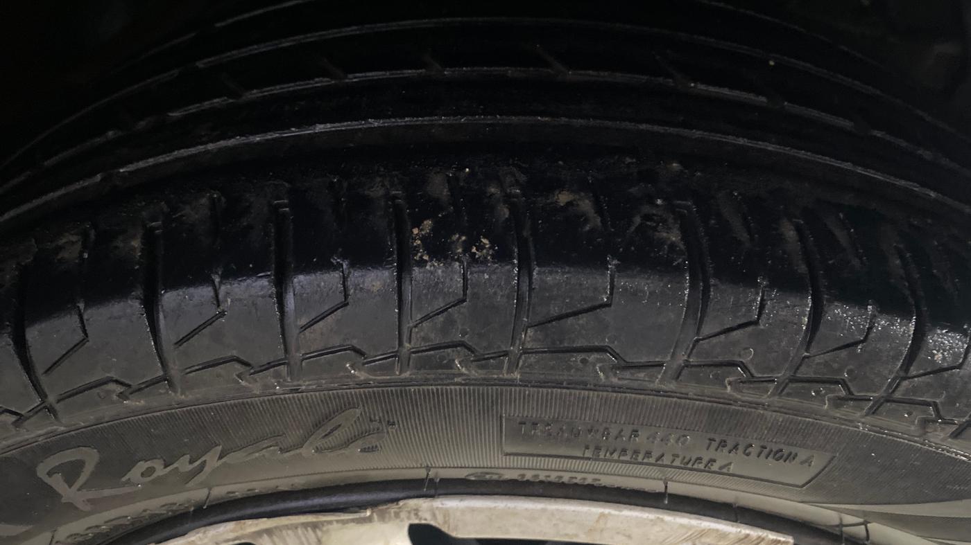 2018 Maruti Vitara Brezza VDI AMT, Diesel, Automatic, 1,00,973 km, Right Front Tyre Tread