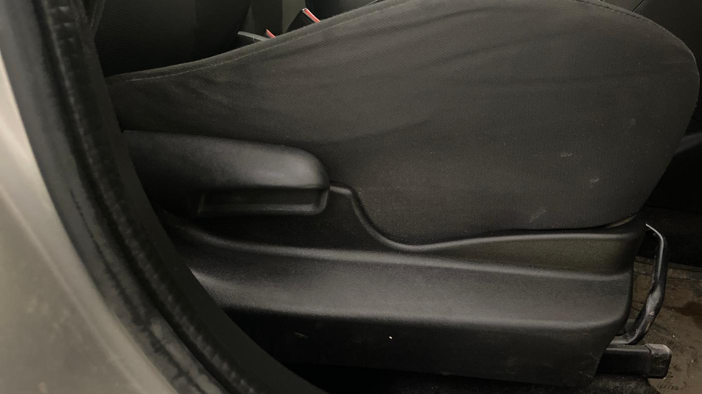 2018 Maruti Vitara Brezza VDI AMT, Diesel, Automatic, 1,00,973 km, Driver Side Adjustment Panel