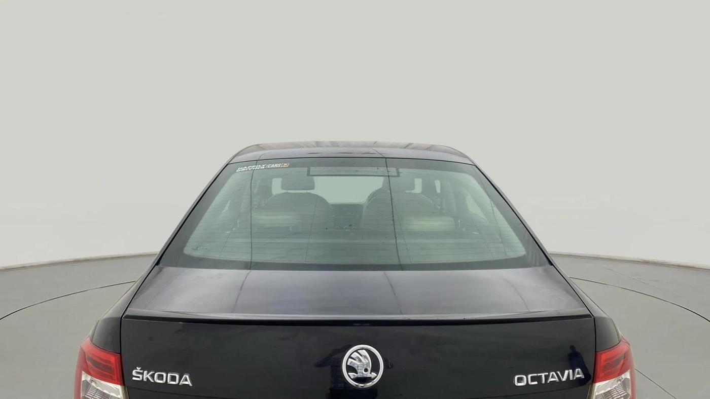 2016 Skoda Octavia STYLE PLUS AT 1.8 TSI, Petrol, Automatic, 98,770 km, Rear Windshield