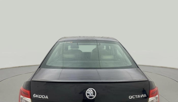 2016 Skoda Octavia STYLE PLUS AT 1.8 TSI, Petrol, Automatic, 98,374 km, Rear Windshield