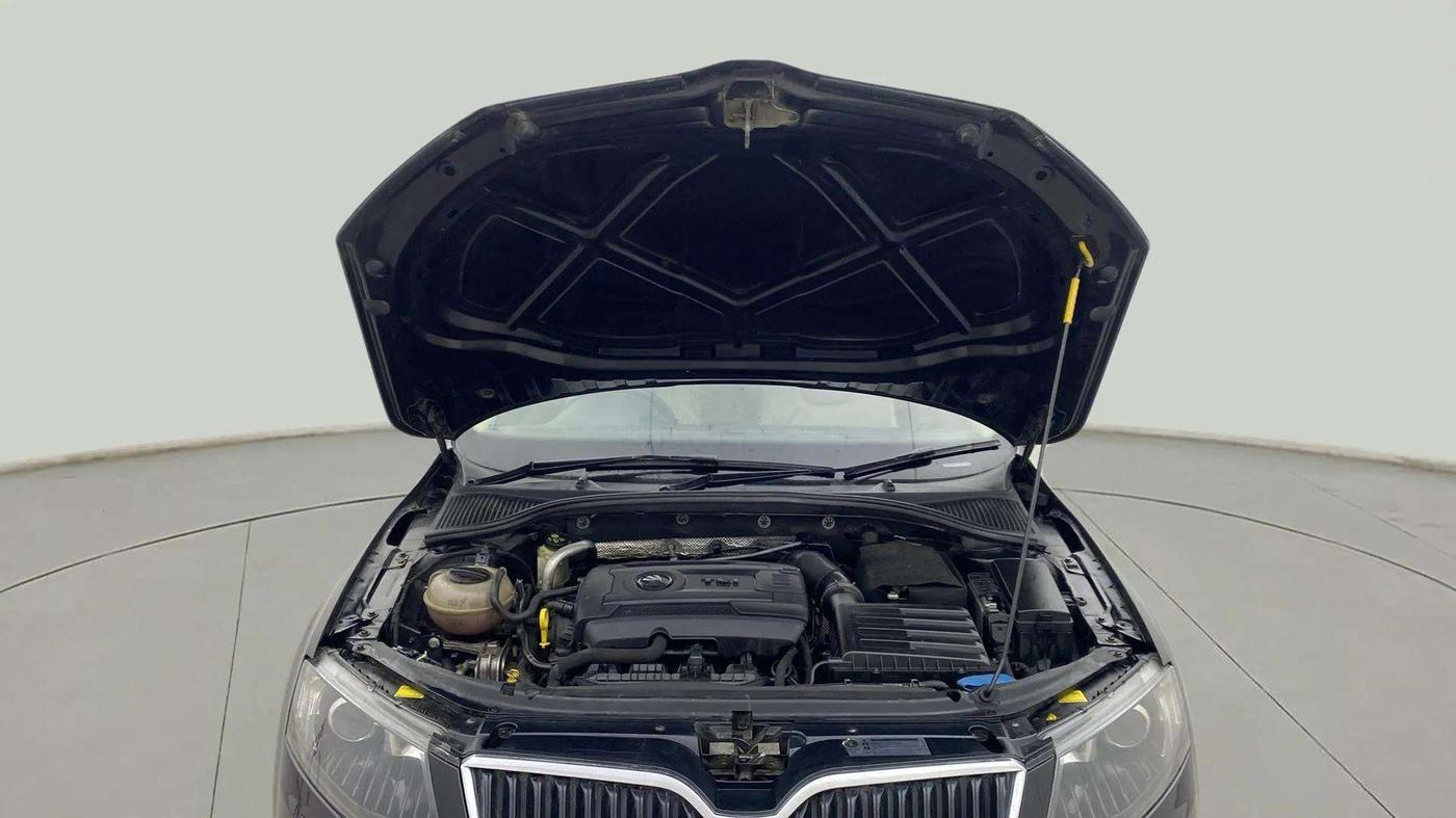 2016 Skoda Octavia STYLE PLUS AT 1.8 TSI, Petrol, Automatic, 98,770 km, Open Bonet