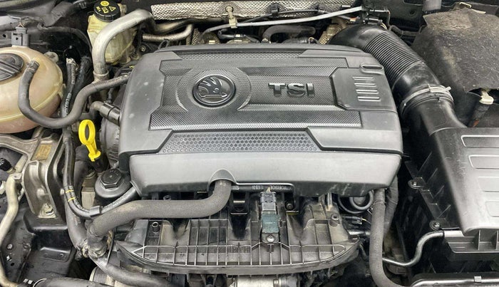 2016 Skoda Octavia STYLE PLUS AT 1.8 TSI, Petrol, Automatic, 98,374 km, Engine View