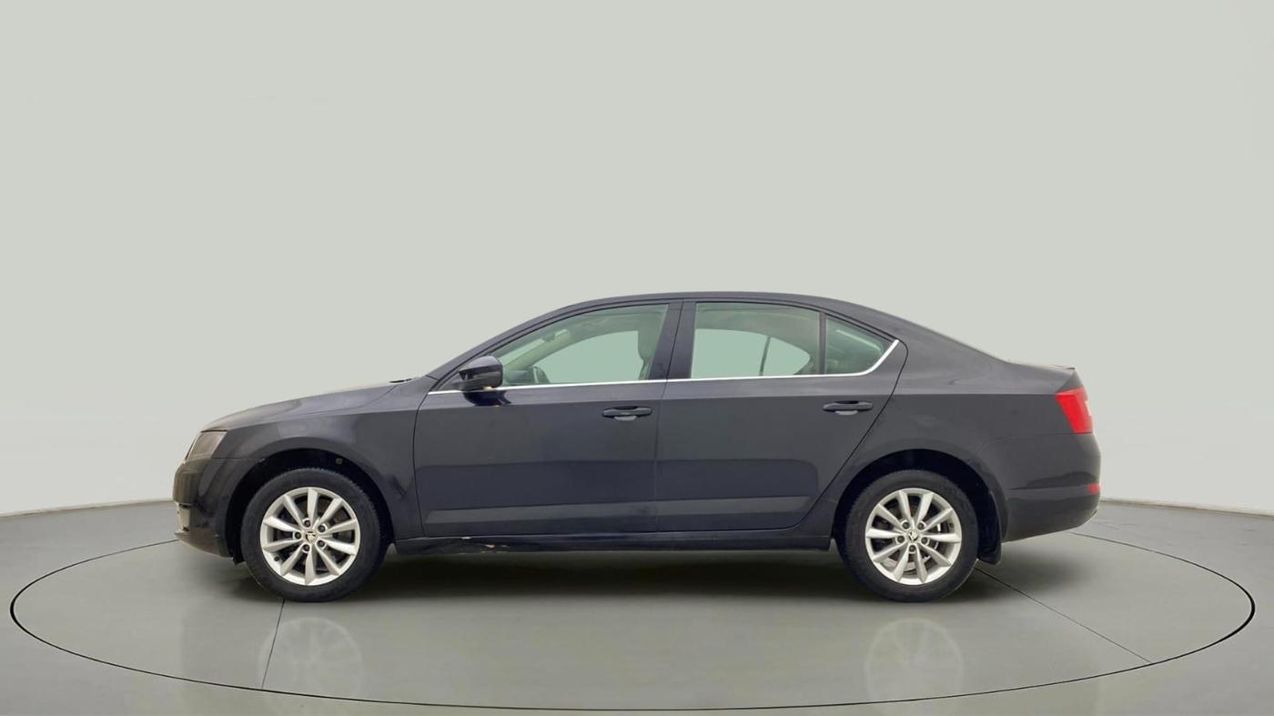 2016 Skoda Octavia STYLE PLUS AT 1.8 TSI, Petrol, Automatic, 98,770 km, Left Side