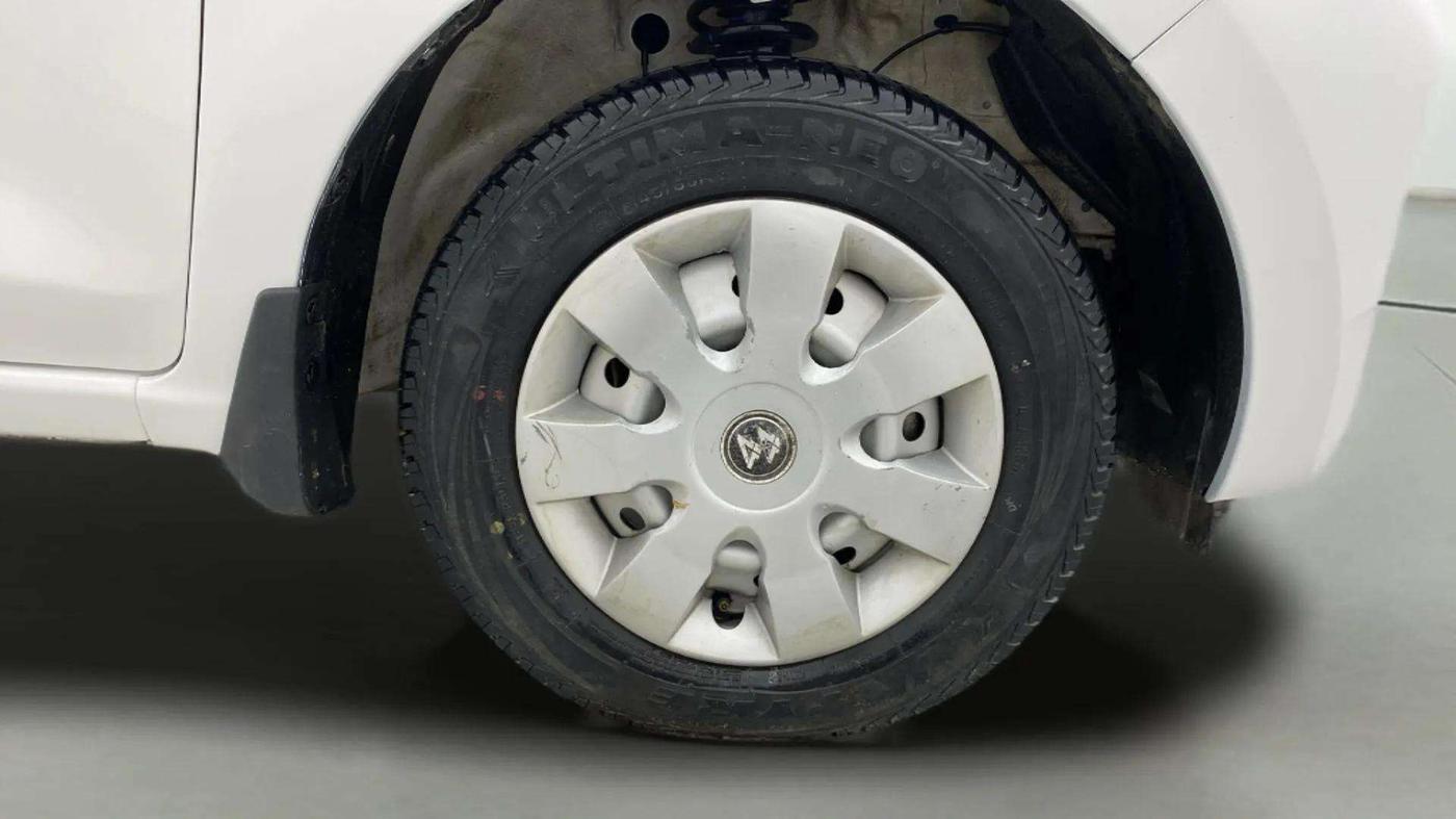 2023 Maruti Alto K10 LXI, Petrol, Manual, 17,401 km, Right Front Wheel
