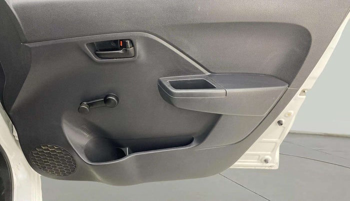 2023 Maruti Alto K10 LXI, Petrol, Manual, 17,401 km, Driver Side Door Panels Control