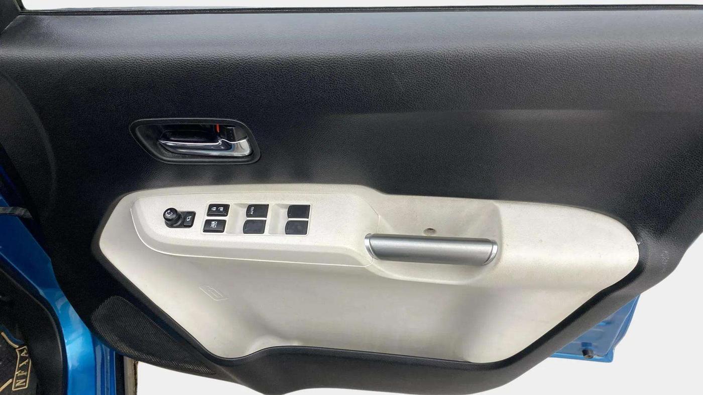 2020 Maruti IGNIS ALPHA 1.2 AMT, Petrol, Automatic, 34,485 km, Driver Side Door Panels Control