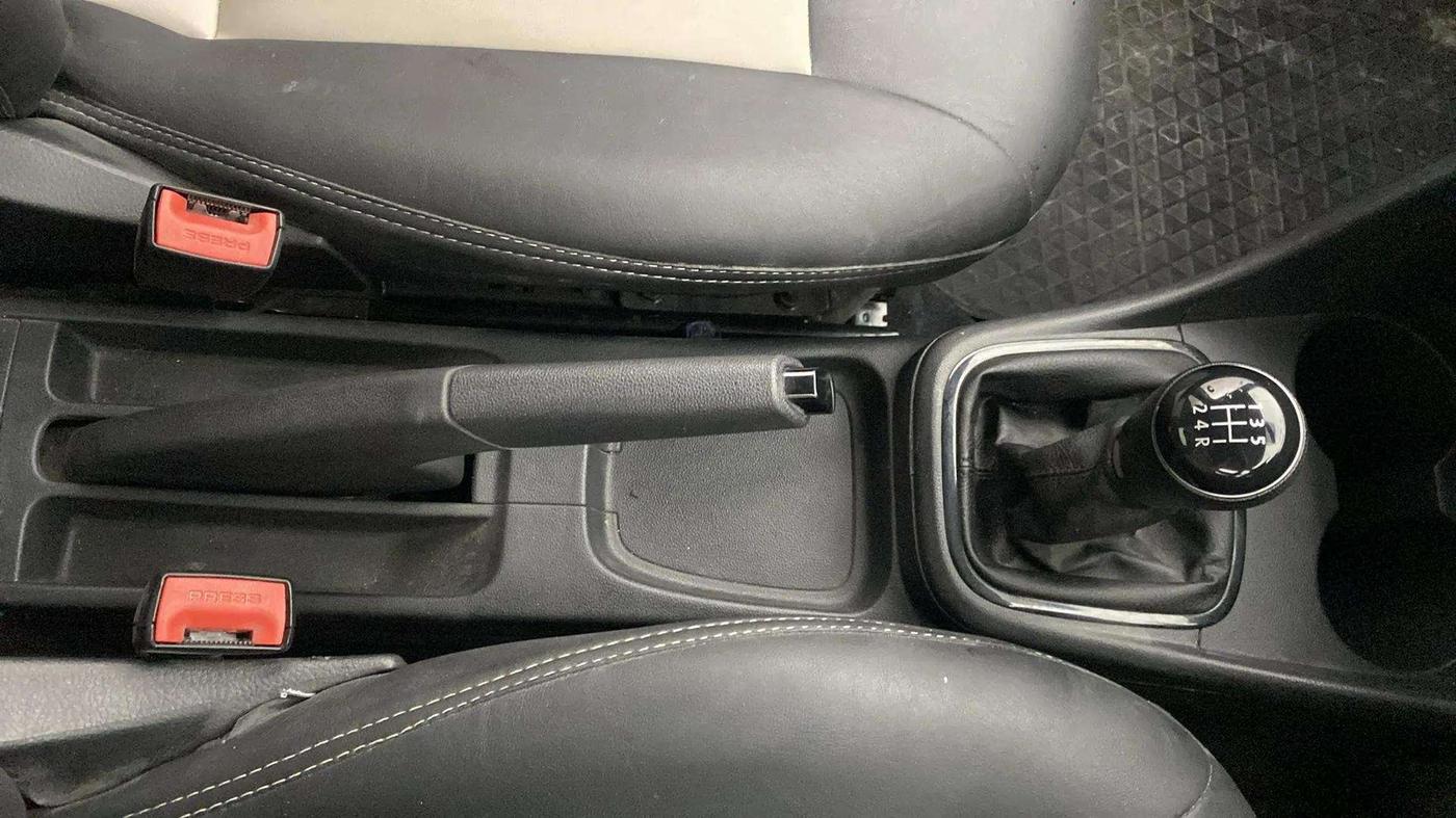 2019 Volkswagen Ameo COMFORTLINE 1.0L, Petrol, Manual, 8,934 km, Gear Lever