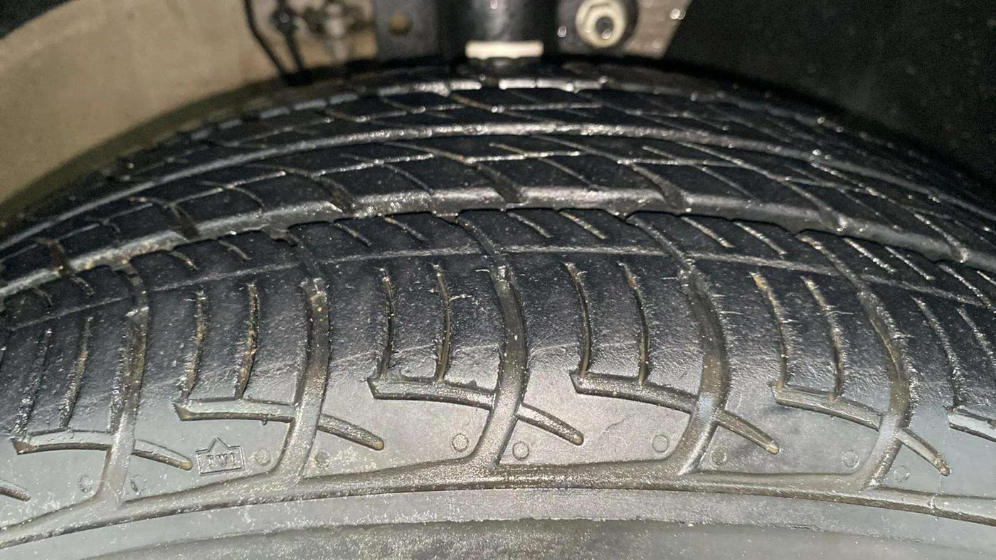 2019 Volkswagen Ameo COMFORTLINE 1.0L, Petrol, Manual, 8,934 km, Right Front Tyre Tread