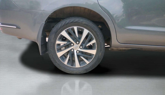 2021 Toyota Innova Crysta 2.4 ZX AT 7 STR, Diesel, Automatic, 99,912 km, Left Rear Wheel