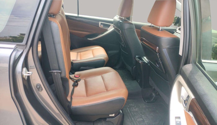 2021 Toyota Innova Crysta 2.4 ZX AT 7 STR, Diesel, Automatic, 99,912 km, Right Side Rear Door Cabin