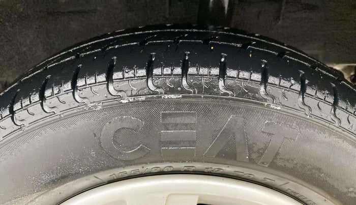 2016 Renault Kwid RXL, Petrol, Manual, 57,810 km, Left Rear Tyre Tread