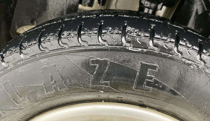 2016 Renault Kwid RXL, Petrol, Manual, 57,810 km, Left Front Tyre Tread
