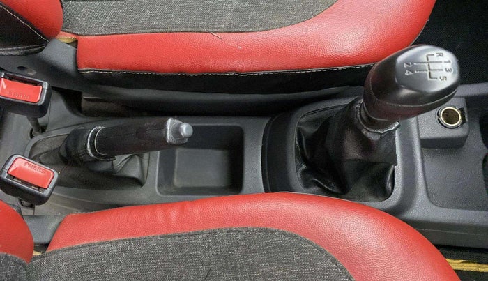 2016 Renault Kwid RXL, Petrol, Manual, 57,810 km, Gear Lever