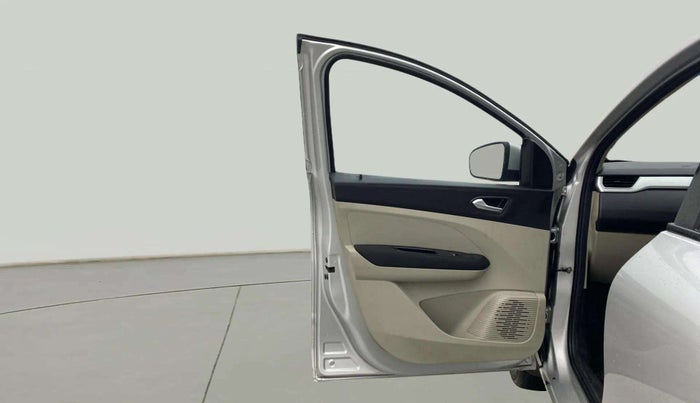 2020 Renault TRIBER RXZ AMT, Petrol, Automatic, 19,478 km, LHS Front Door