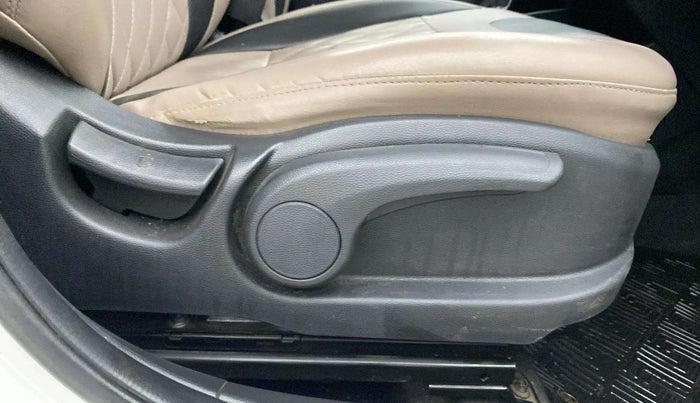 2019 Hyundai Elite i20 SPORTZ PLUS  1.2 CVT, Petrol, Automatic, 48,955 km, Driver Side Adjustment Panel
