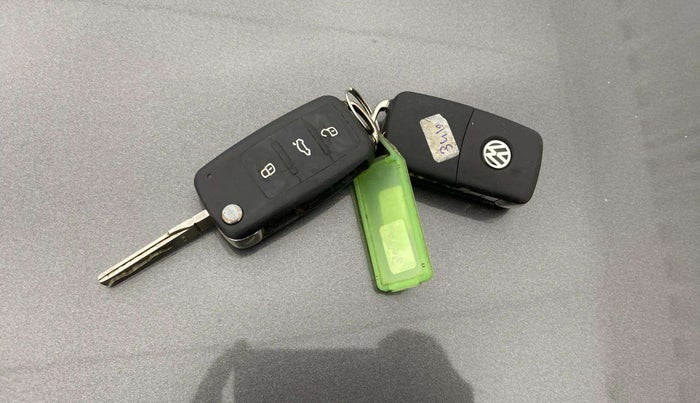 2013 Volkswagen Vento HIGHLINE PETROL AT, Petrol, Automatic, 94,359 km, Key Close Up