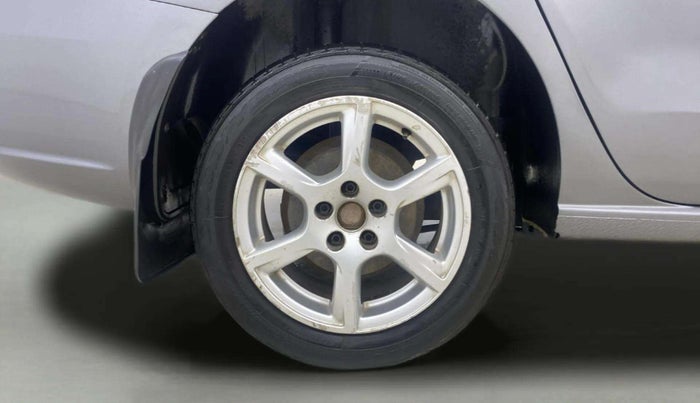 2013 Volkswagen Vento HIGHLINE PETROL AT, Petrol, Automatic, 94,359 km, Right Rear Wheel