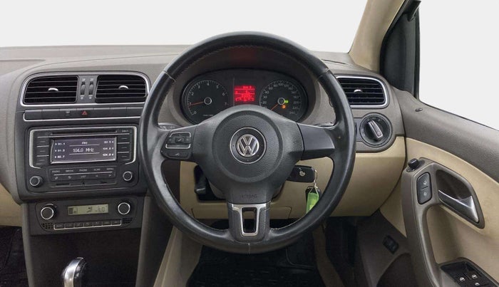 2013 Volkswagen Vento HIGHLINE PETROL AT, Petrol, Automatic, 94,359 km, Steering Wheel Close Up