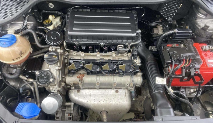 2013 Volkswagen Vento HIGHLINE PETROL AT, Petrol, Automatic, 94,359 km, Engine View