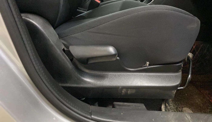 2021 Maruti Vitara Brezza VXI, Petrol, Manual, 83,880 km, Driver Side Adjustment Panel