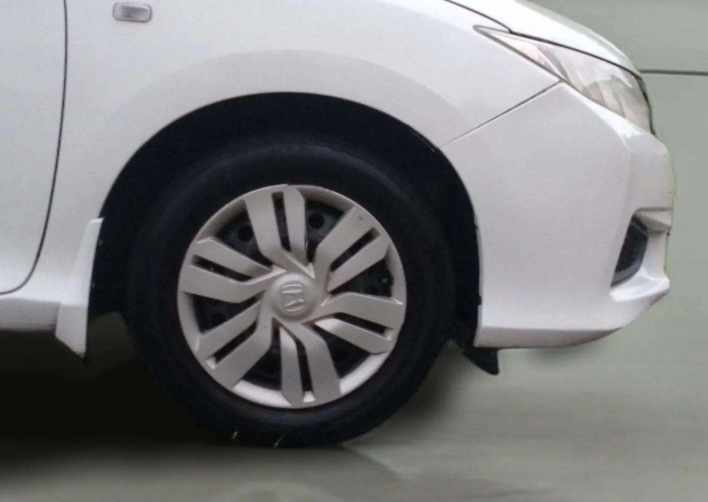 2016 Honda City 1.5L I-VTEC SV CVT, Petrol, Automatic, 1,16,465 km, Right Front Wheel
