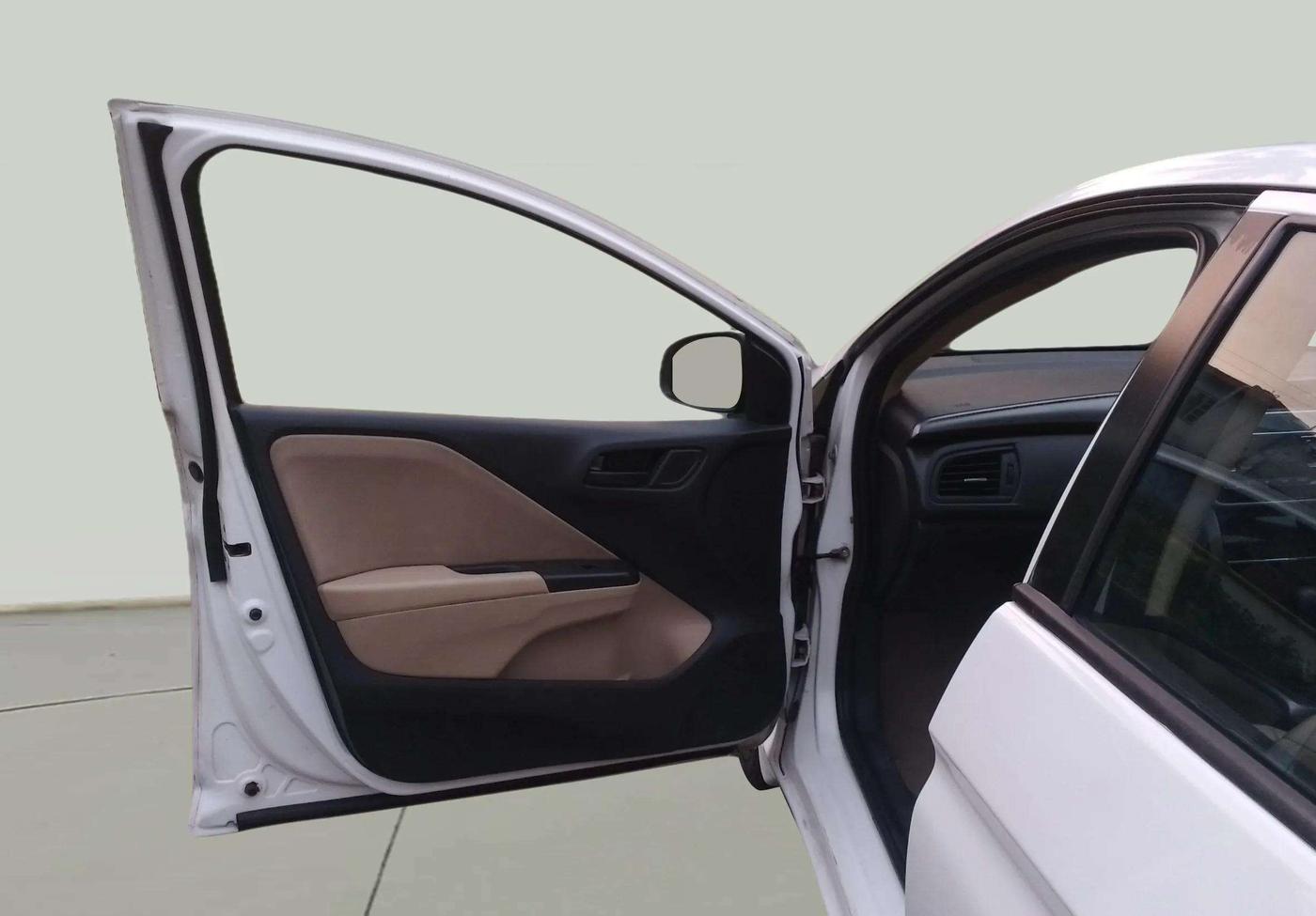2016 Honda City 1.5L I-VTEC SV CVT, Petrol, Automatic, 1,16,465 km, LHS Front Door