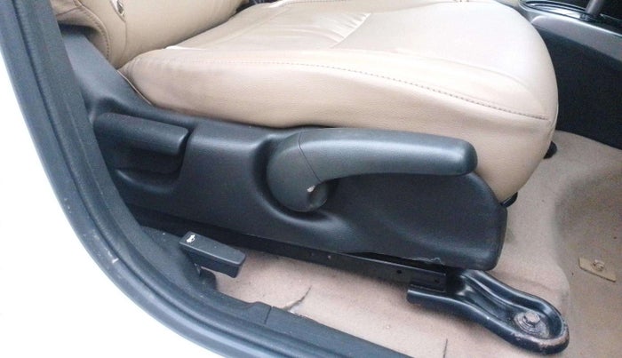 2016 Honda City 1.5L I-VTEC SV CVT, Petrol, Automatic, 1,16,465 km, Driver Side Adjustment Panel