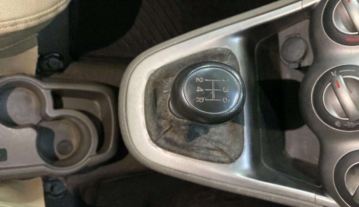 2013 Hyundai i10 MAGNA 1.1, Petrol, Manual, 27,180 km, Gear Lever