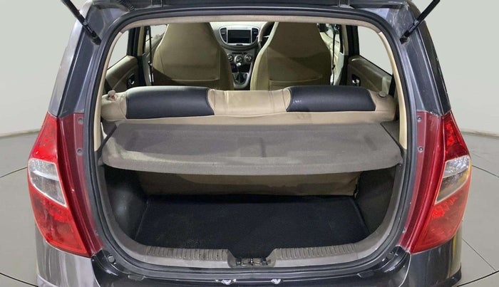 2013 Hyundai i10 MAGNA 1.1, Petrol, Manual, 27,180 km, Boot Inside