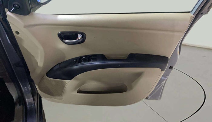 2013 Hyundai i10 MAGNA 1.1, Petrol, Manual, 27,180 km, Driver Side Door Panels Control