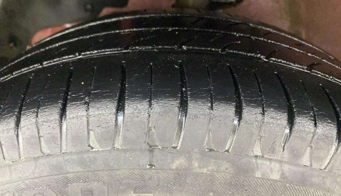 2017 Mahindra KUV 100 NXT K2 P 6 STR, Petrol, Manual, 49,740 km, Left Front Tyre Tread