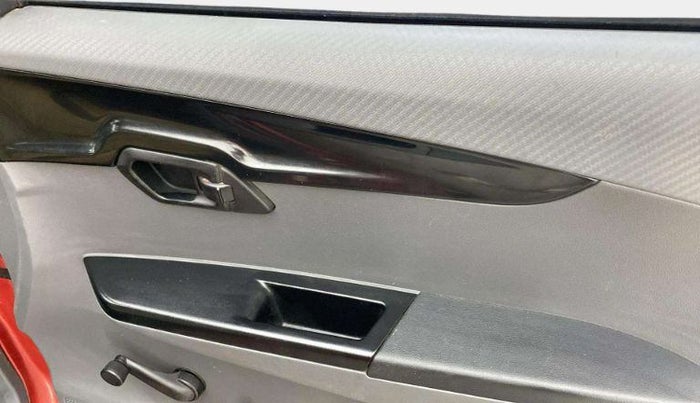 2017 Mahindra KUV 100 NXT K2 P 6 STR, Petrol, Manual, 49,740 km, Driver Side Door Panels Control