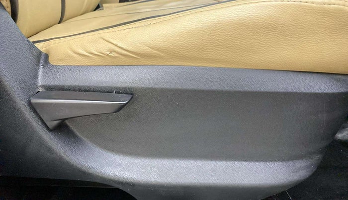 2017 Mahindra KUV 100 NXT K2 P 6 STR, Petrol, Manual, 49,740 km, Driver Side Adjustment Panel