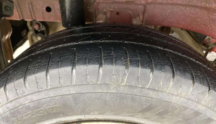 2017 Mahindra KUV 100 NXT K2 P 6 STR, Petrol, Manual, 49,740 km, Right Rear Tyre Tread