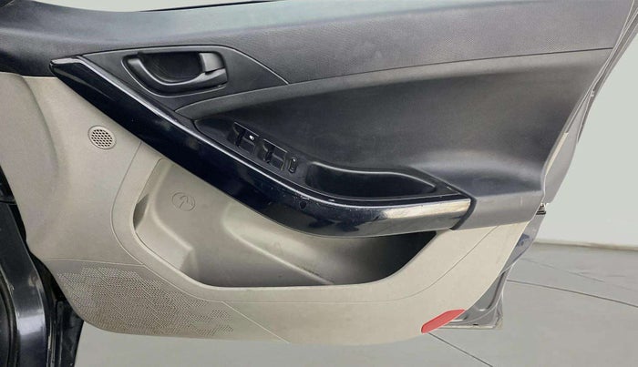 2019 Tata NEXON XMA PETROL, Petrol, Automatic, 64,863 km, Driver Side Door Panels Control