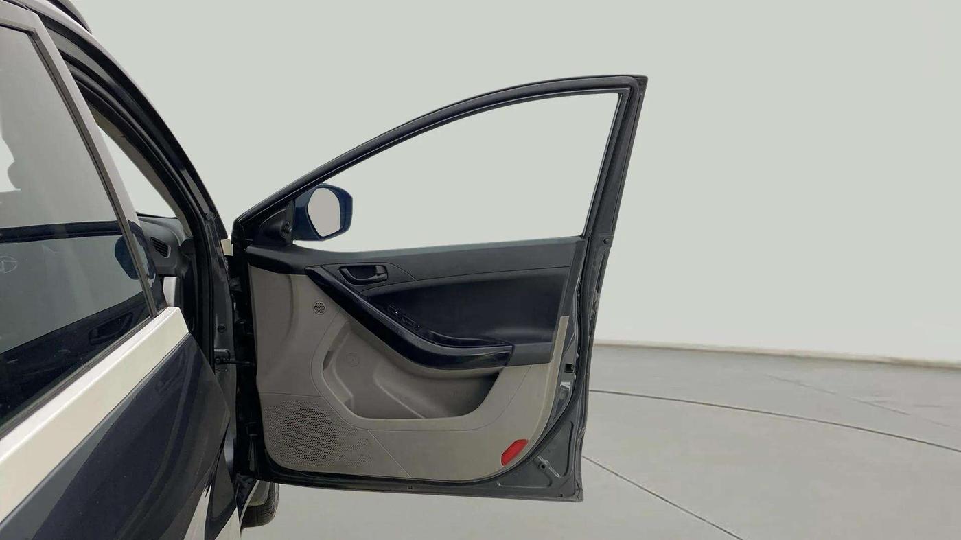 2019 Tata NEXON XMA PETROL, Petrol, Automatic, 64,508 km, RHS Front Door