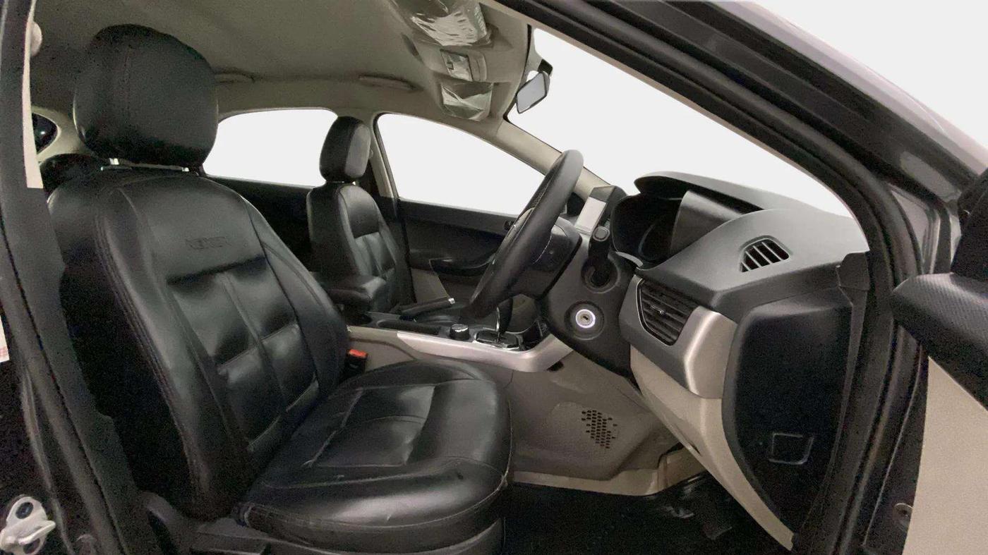 2019 Tata NEXON XMA PETROL, Petrol, Automatic, 64,508 km, Right Side Front Door Cabin