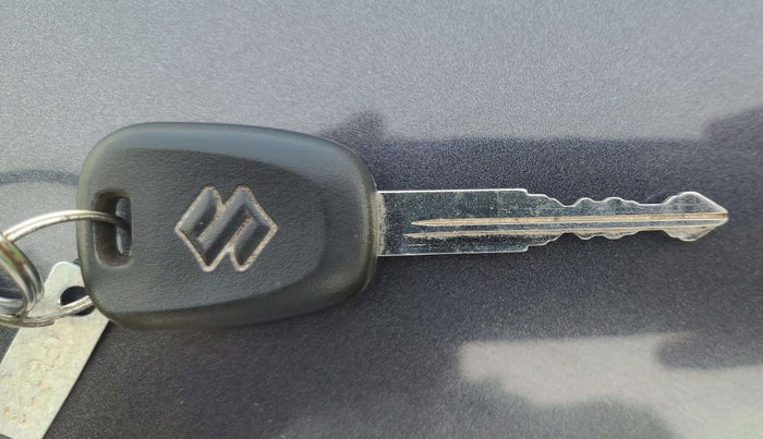 2022 Maruti Alto K10 LXI, Petrol, Manual, 43,734 km, Key Close Up