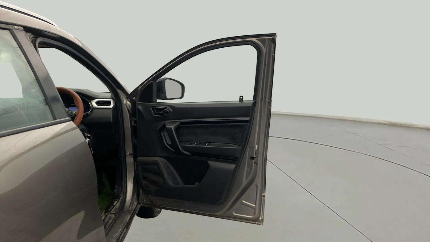 2021 Renault Kiger RXL MT, Petrol, Manual, 20,268 km, RHS Front Door