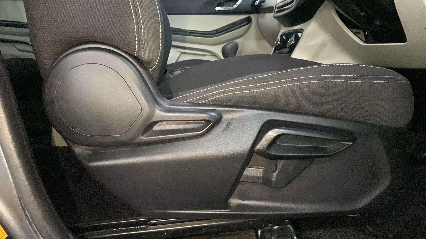2023 Tata Tiago XZ PLUS PETROL, Petrol, Manual, 44,797 km, Driver Side Adjustment Panel