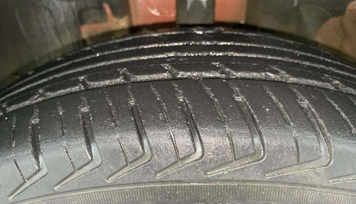 2018 Renault Kwid RXT 1.0, Petrol, Manual, 47,706 km, Left Front Tyre Tread