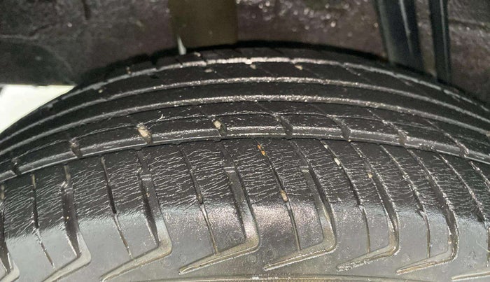 2018 Renault Kwid RXT 1.0, Petrol, Manual, 47,706 km, Right Rear Tyre Tread