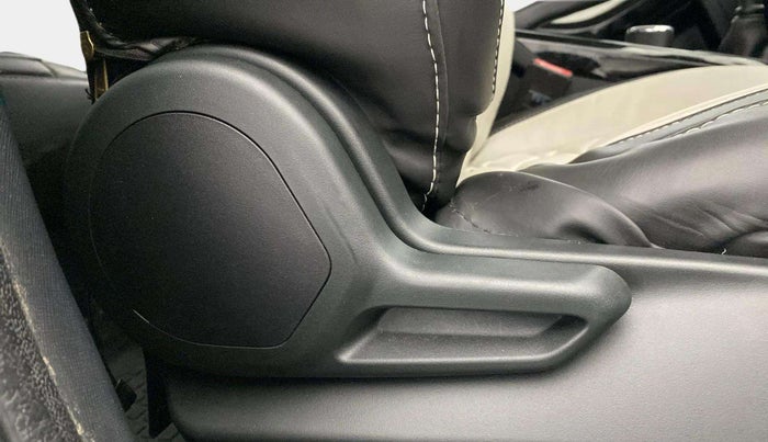 2024 Tata NEXON PURE 1.2 PETROL, Petrol, Manual, 31,225 km, Driver Side Adjustment Panel
