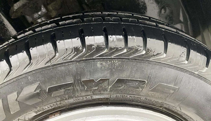 2016 Renault Kwid RXL, Petrol, Manual, 62,434 km, Right Front Tyre Tread